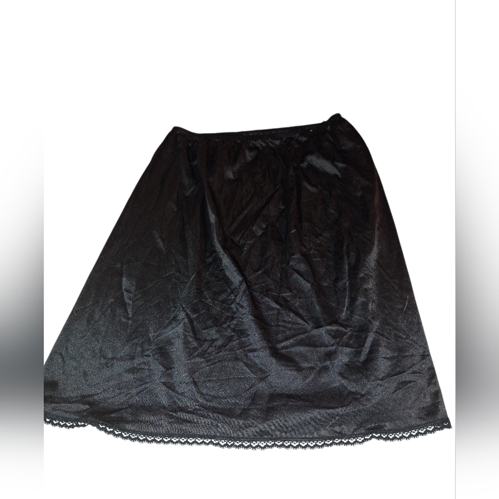 Vanity Fair Black Slippery Half Slip Made USA Ladies Medium 100% Nylon Romance